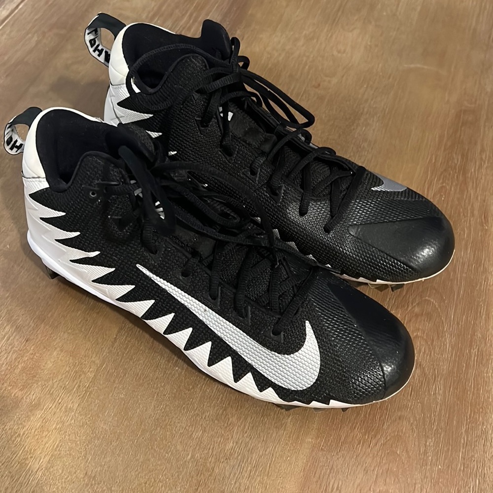 Nike alpha menace cleats